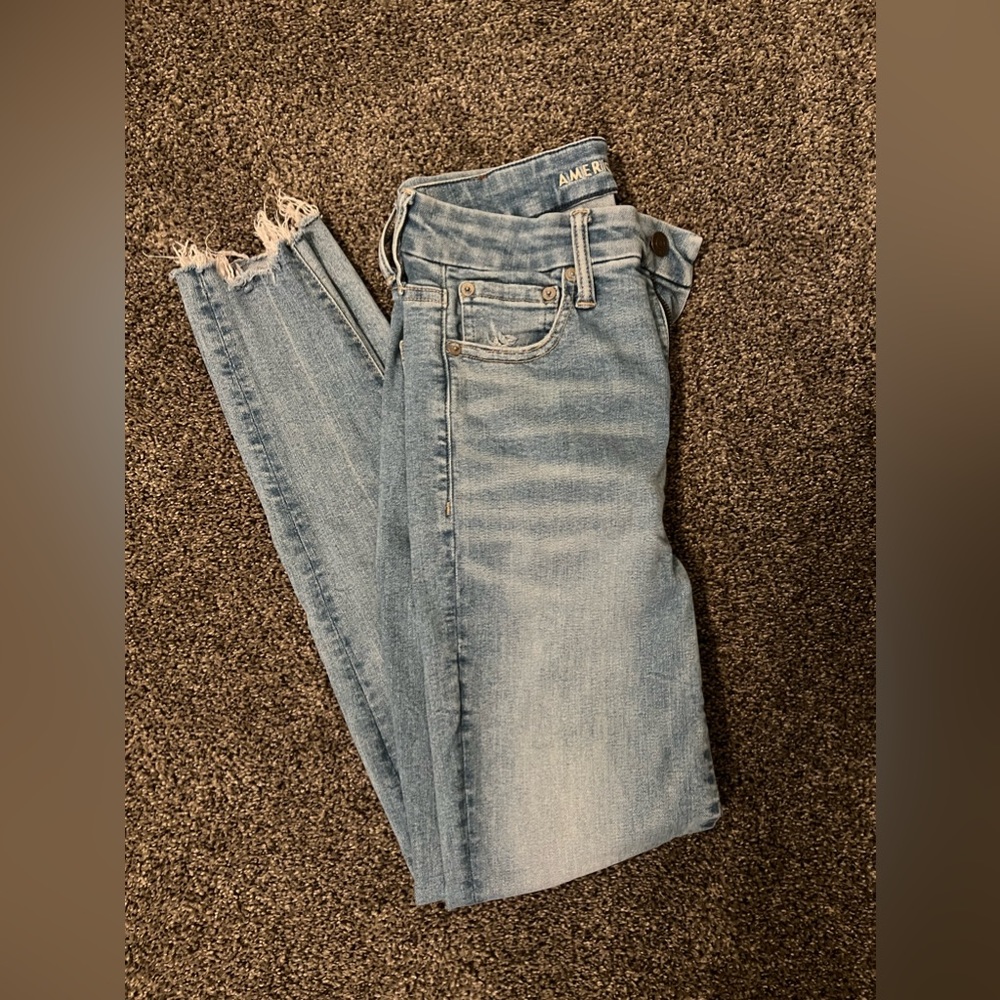 Size 2 regular American Eagle Super Hi-Rise Jegging